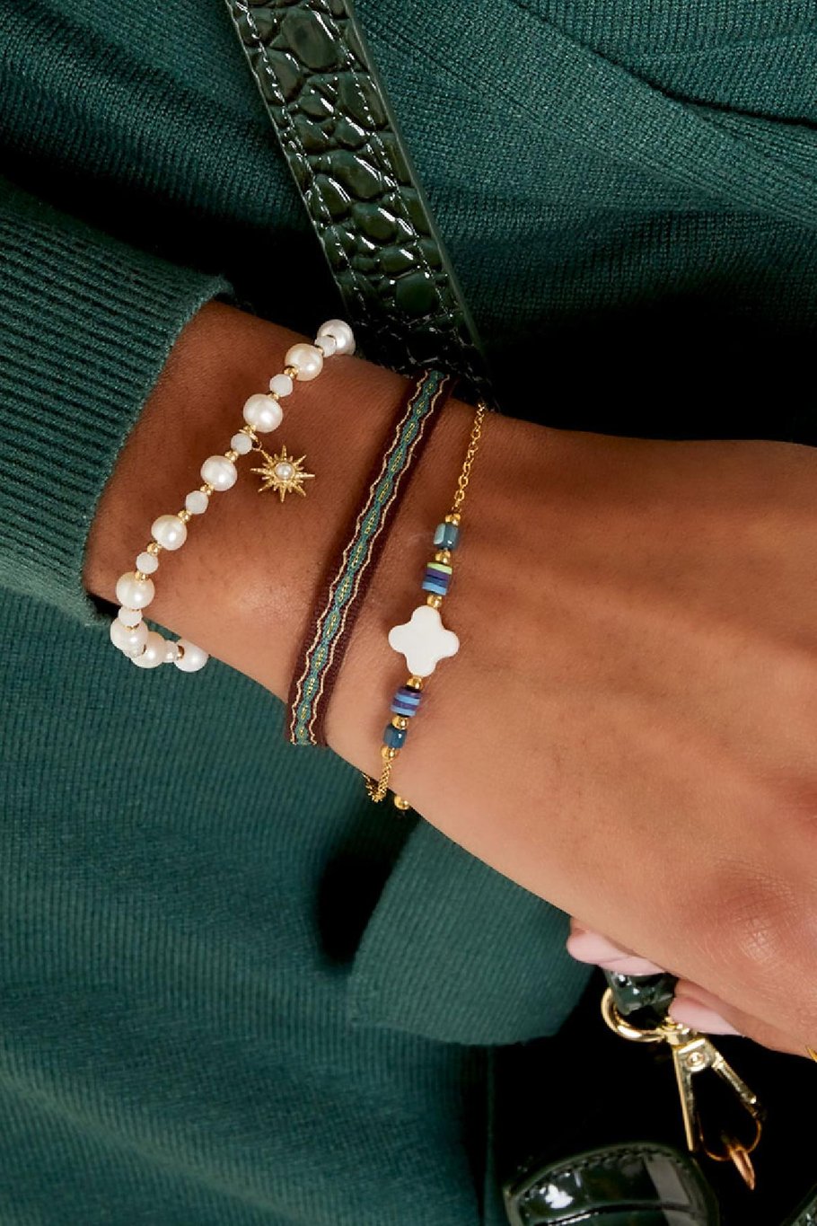 Pearl bracelet with star pendant Gold Color Stainless Steel Picture2